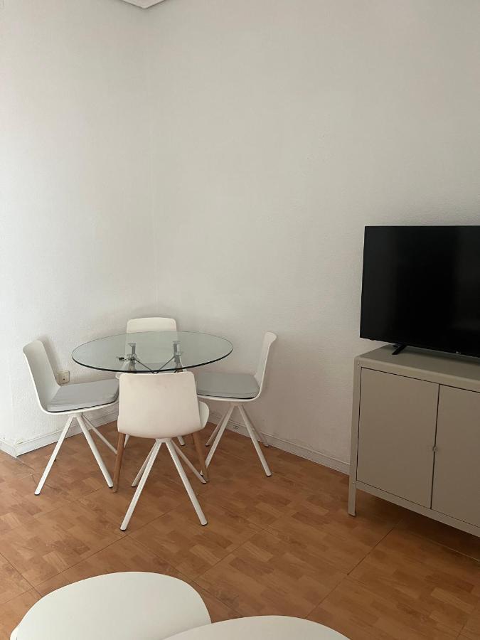 شقة مدريد  في Piso En Valdeacederas المظهر الخارجي الصورة